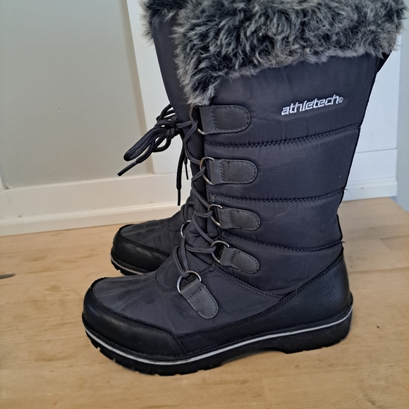 Athletech Faux Fur Trim Winter Snow Boots
Size: 9 - Picture 3 of 7